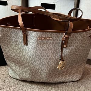 Micheal Kors Tote